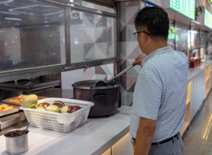 “食”光共守护，确保安全链｜华珠开展食堂卫生全面检查活动